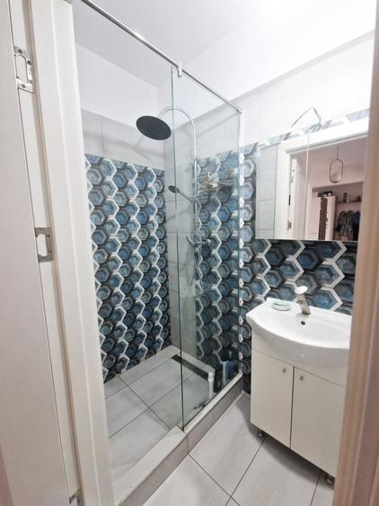 Apartament cu 3 camere decomandat, mobilat în Tomis Plus