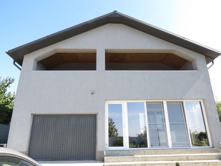 Casă cu 4 camere în Odaia Manolache
