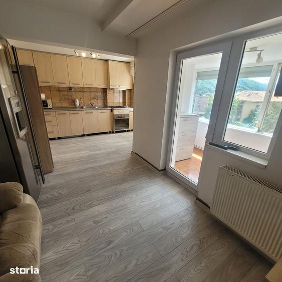 Apartament cu 3 camere decomandat în Centrul Civic