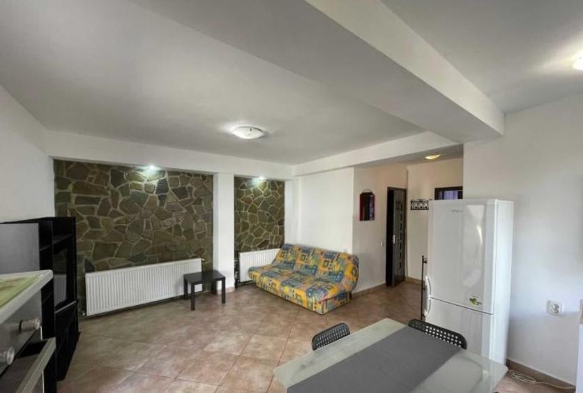 Apartament cu 2 camere semidecomandat, mobilat în 1 Mai