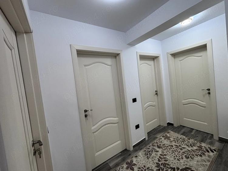Apartament cu 3 camere decomandat în Săvinești