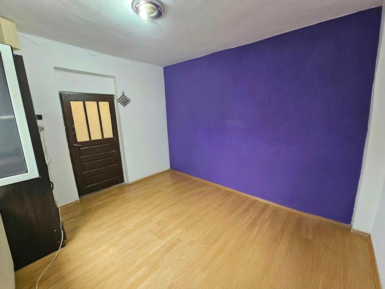 Casă cu 3 camere cu Teren 250 Mp în Bd. Laminorului