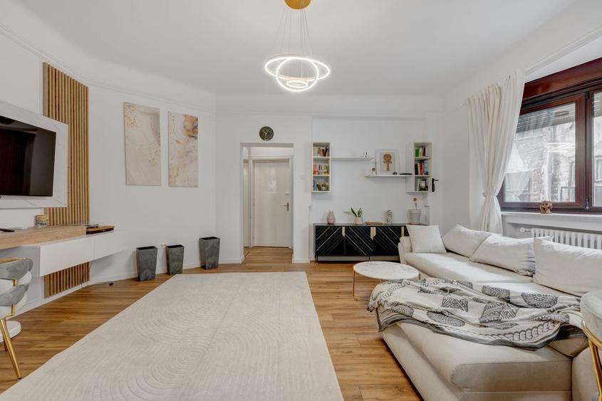 Apartament cu 2 camere semidecomandat, mobilat în Parcul Carol