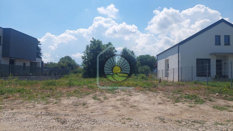 Teren Construcții intravilan de 729 mp, în Stupini