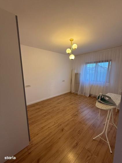 Casă cu 4 camere cu Teren 250 Mp în Central