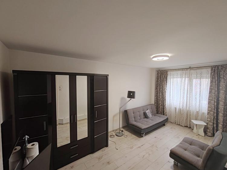 Apartament cu 3 camere decomandat, mobilat în Griviței
