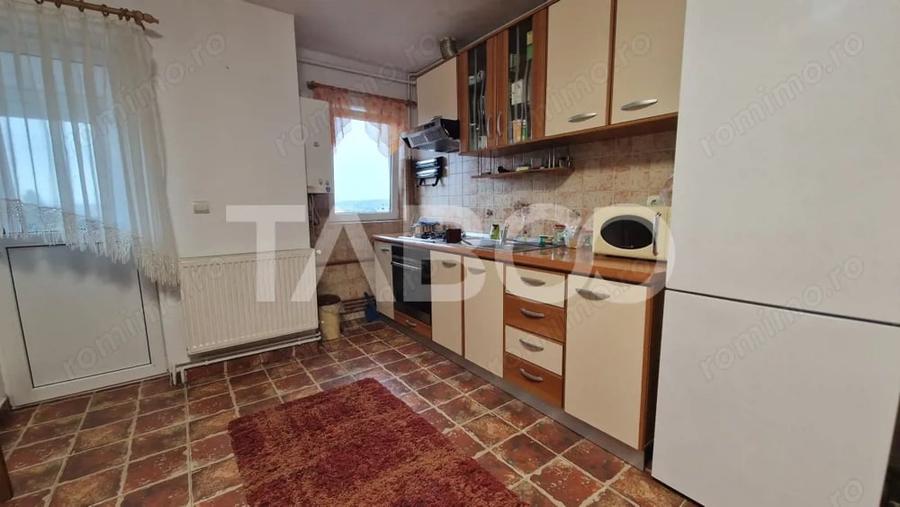 Apartament cu 3 camere decomandat în Central
