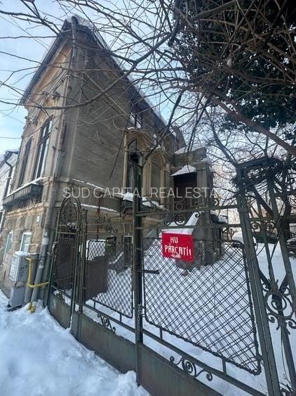 Casă cu 10 camere cu Canalizare în Grădina Icoanei