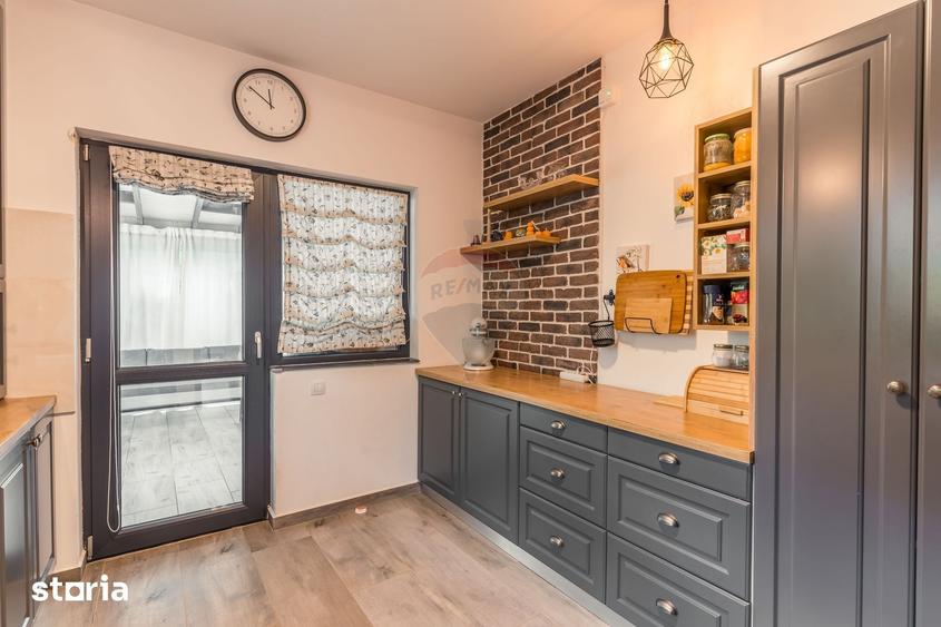 Casă cu 4 camere cu Teren 479 Mp în Rediu