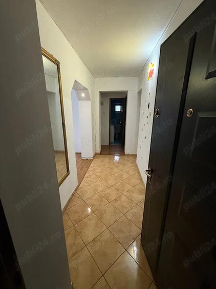 Apartament cu 3 camere decomandat în 9 Mai