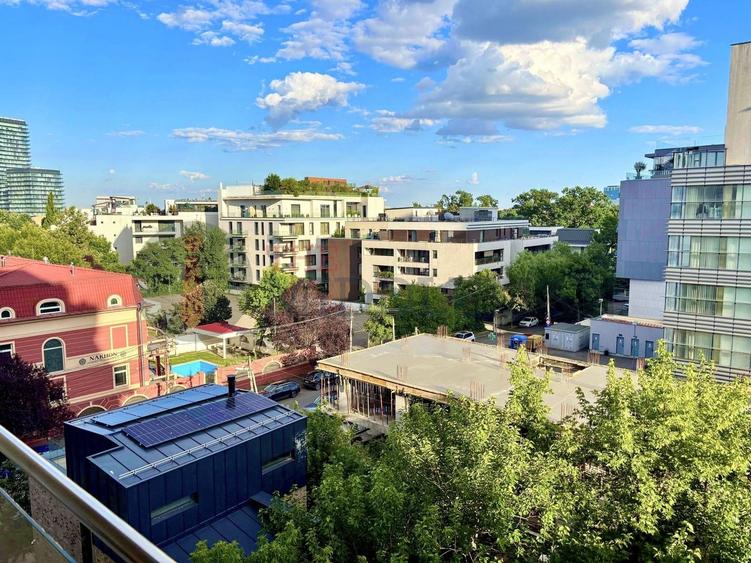 Apartament cu 4 camere decomandat, mobilat în Herăstrău