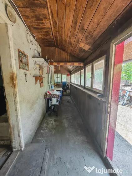 Casă cu 2 camere cu Teren 900 Mp în Brăgăreasa