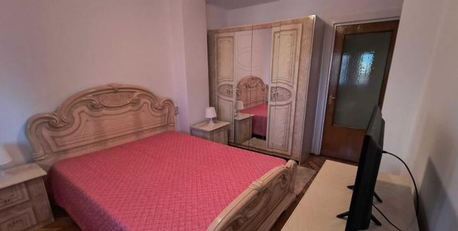 Apartament cu 4 camere decomandat, mobilat în Kiseleff