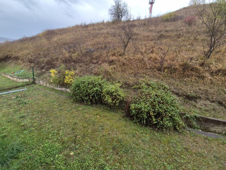 Garsonieră decomandată, mobilată în Florești