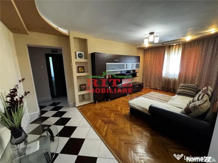 Apartament cu 3 camere semidecomandat în Ultracentral