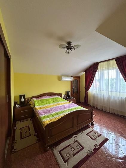 Casă cu 4 camere în Exterior Vest