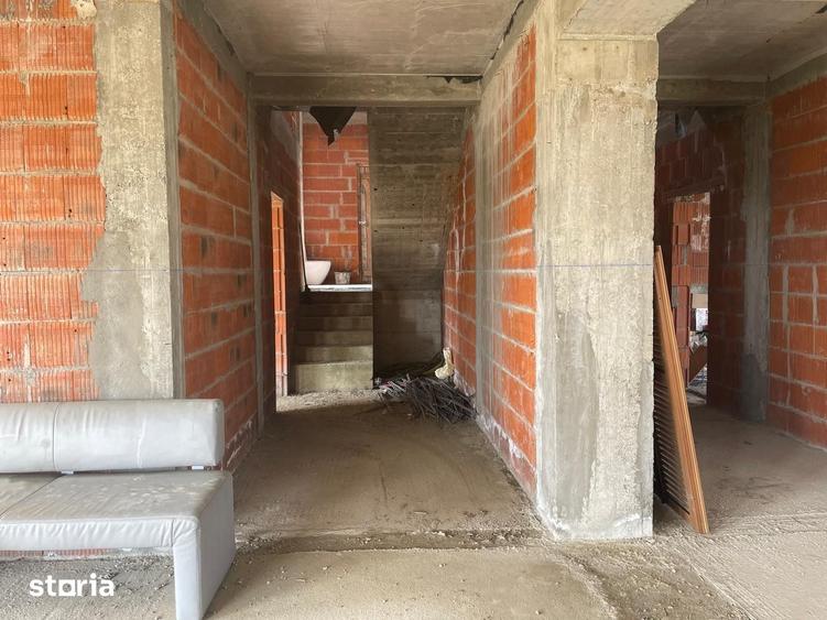Casă cu 4 camere cu Teren 1800 Mp în Orașul Nou