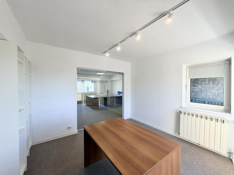 Apartament cu 4 camere decomandat în Unirii