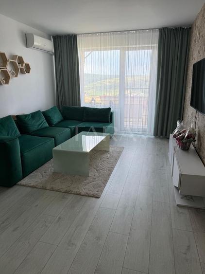 Apartament cu 4 camere decomandat, mobilat în Baciu