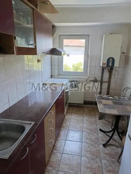 Apartament cu 2 camere decomandat în Dâmbovița