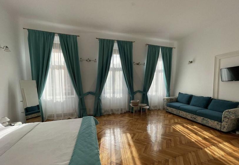 Apartament cu 3 camere decomandat, mobilat în Ultracentral