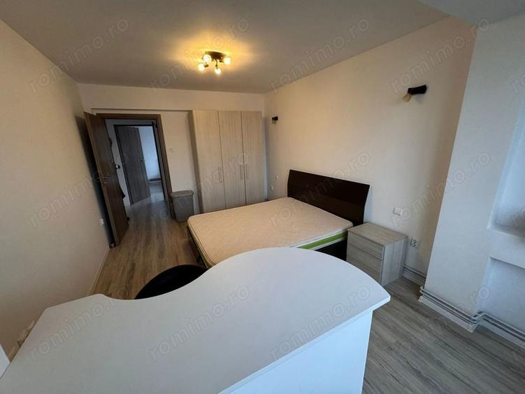 Apartament cu 3 camere semidecomandat în Central