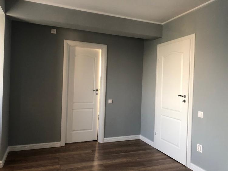 Casă cu 5 camere cu Teren 500 Mp în Săbăreni