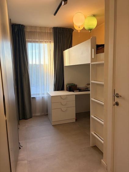 Apartament cu 4 camere decomandat în Central