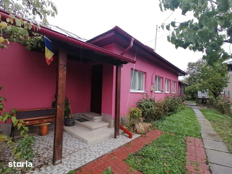 Casă cu 3 camere decomandat cu Teren 2150 Mp în Scorțeni