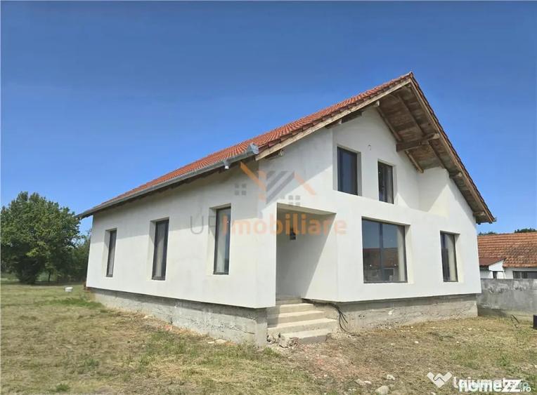 Casă cu 4 camere cu Teren 752 Mp în Chistag
