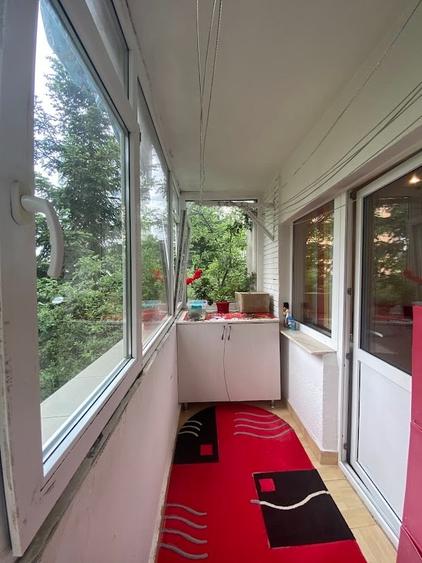 Apartament cu 3 camere semidecomandat, mobilat în Găvana