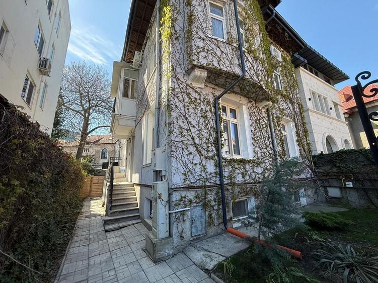 Apartament cu 4 camere în Cotroceni