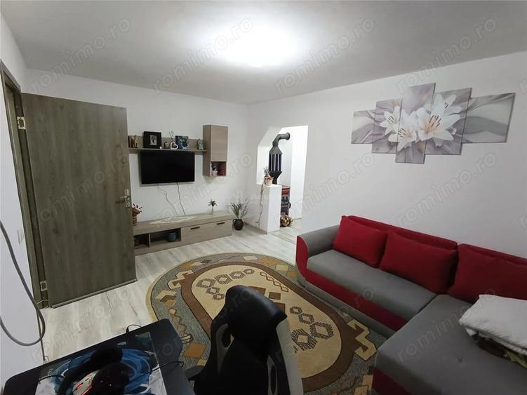 Apartament cu 2 camere decomandat, mobilat în Central