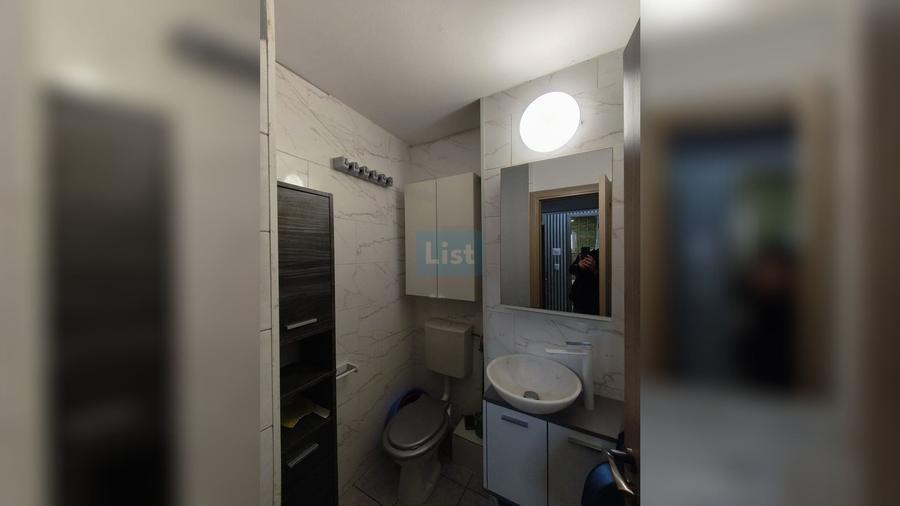 Apartament cu 3 camere decomandat în Între Lacuri