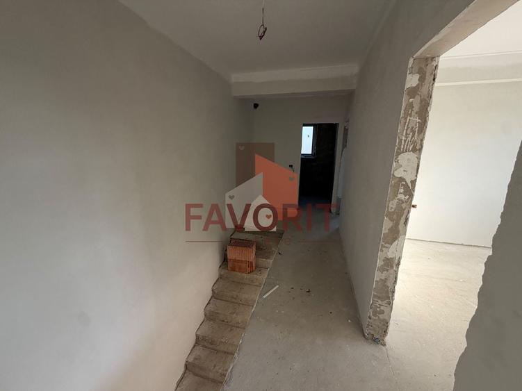 Duplex cu 4 camere cu Canalizare în Giroc