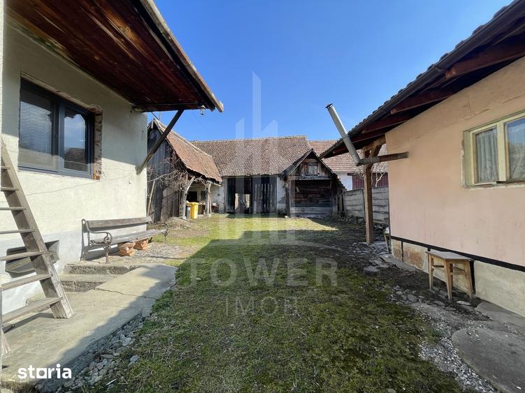 Casă cu 4 camere cu Teren 1464 Mp în Porumbacu de Jos