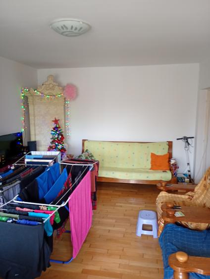 Apartament cu 4 camere decomandat, mobilat în Beller