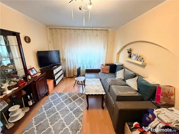 Garsonieră decomandată în Central