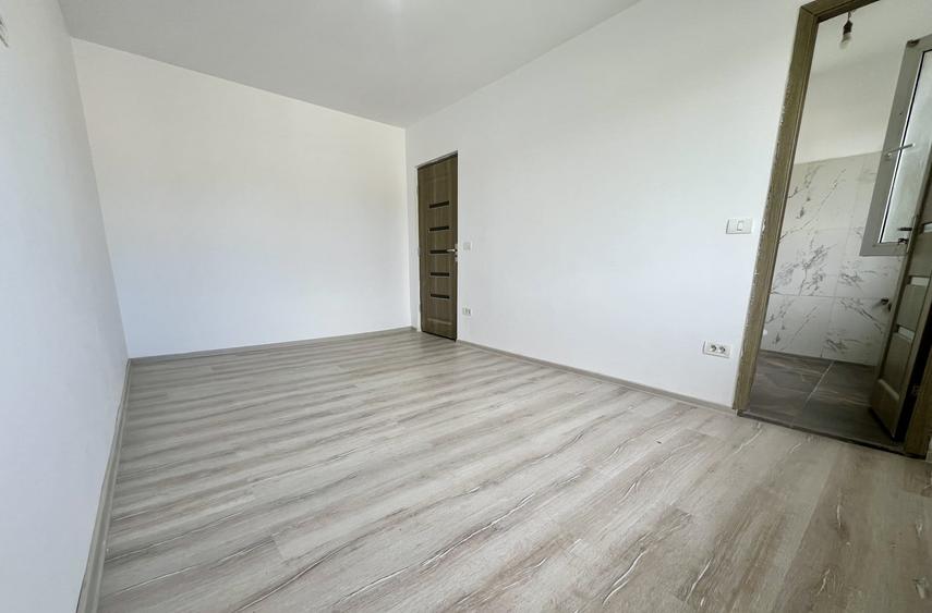 Apartament cu 3 camere decomandat în Șagului