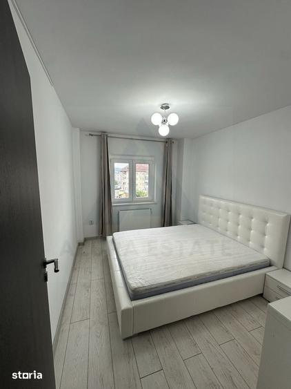 Apartament cu 4 camere decomandat, mobilat în Central