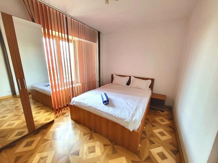 Apartament cu 3 camere semidecomandat, mobilat în Muncii