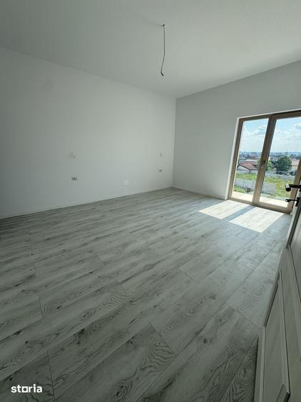 Casă cu 4 camere cu Teren 420 Mp în Plaiul Vulcanești