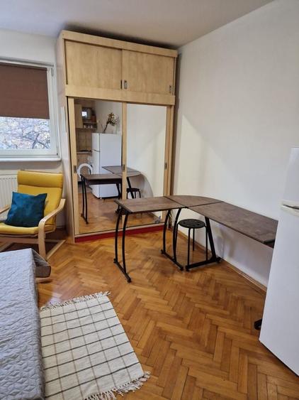 Garsonieră decomandată, mobilată în Dorobanți