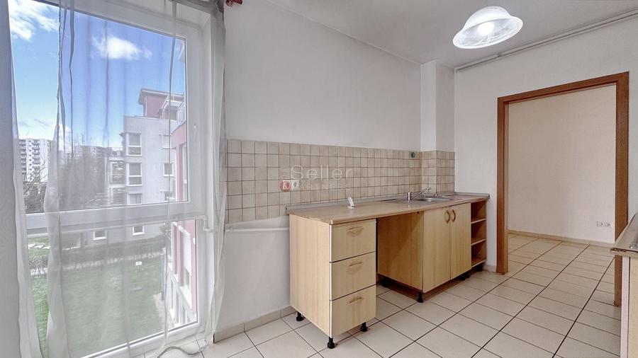Apartament cu 3 camere decomandat în Avantgarden