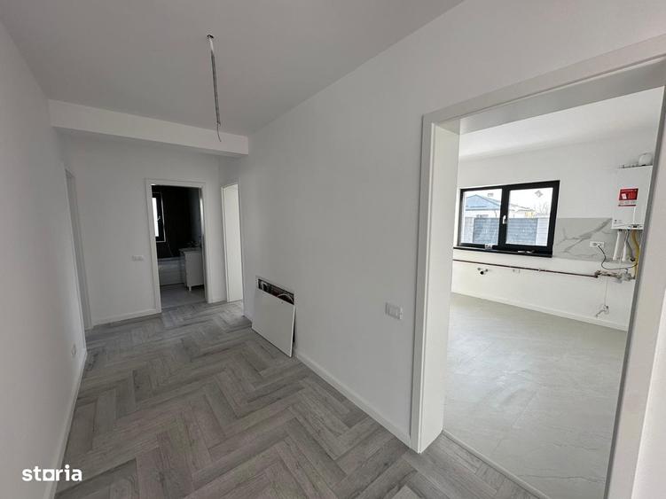 Casă cu 4 camere cu Teren 400 Mp în Clinceni