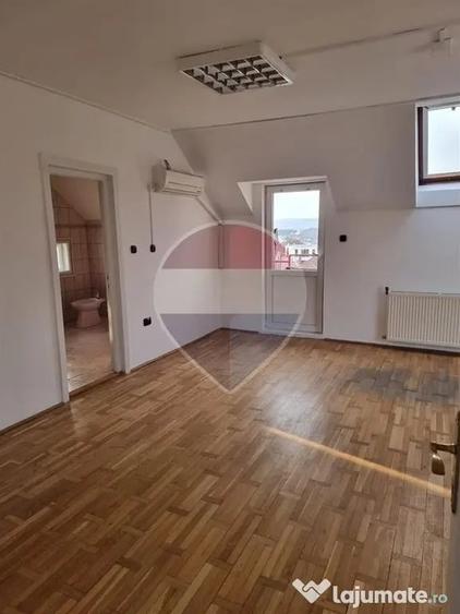 Casă cu 3 camere cu Teren 700 Mp în Zorilor