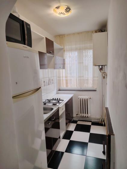 Inchiriez apartament 2 camere zona Mircea Cel Batran - 1