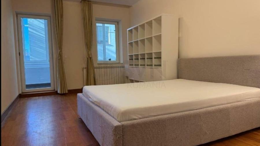 Apartament cu 4 camere decomandat, mobilat în Nordului