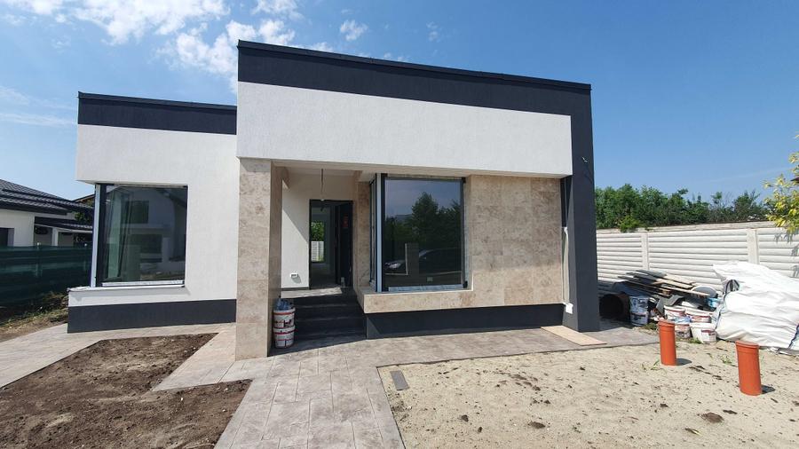 Casă cu 4 camere decomandat cu Teren 455 Mp în Berceni