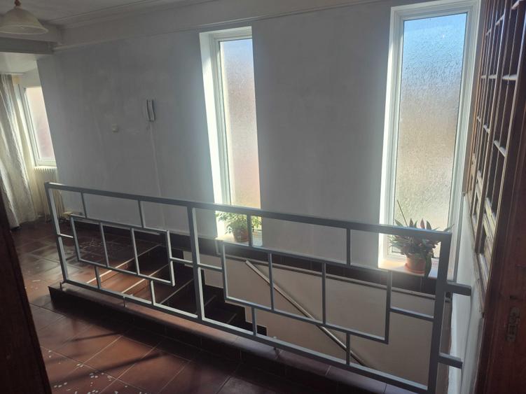 Casă cu 4 camere cu Teren 164 Mp în Delfinariu